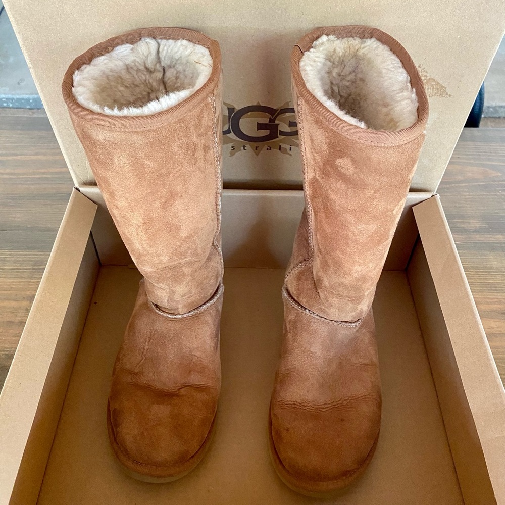 UGG Classic Tall Sheepskin Boots sz 7